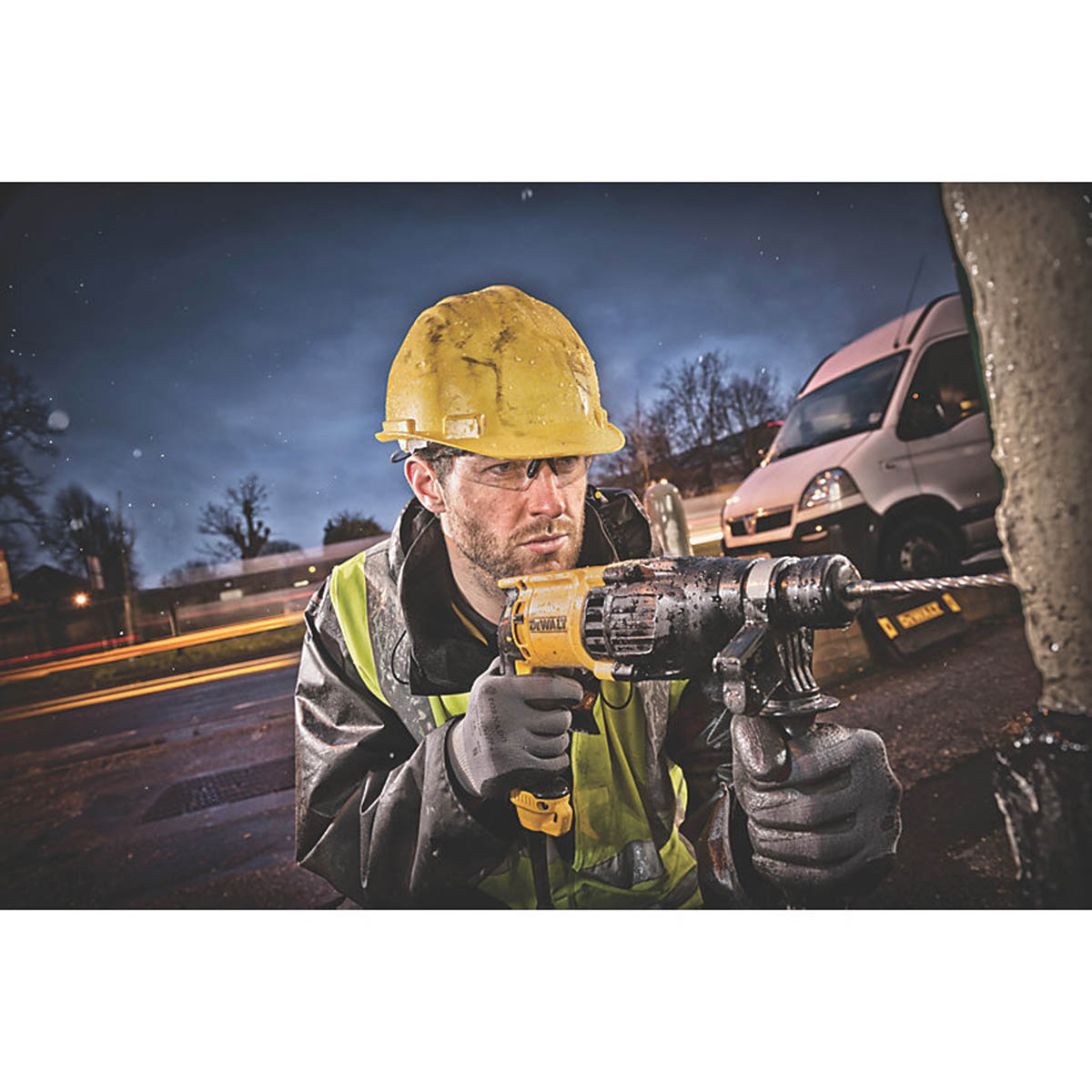 Dewalt SDS Plus Drill Electric D25133K-GB Ergonomic Hammer 3 Function 240V 2.6kg - Image 3