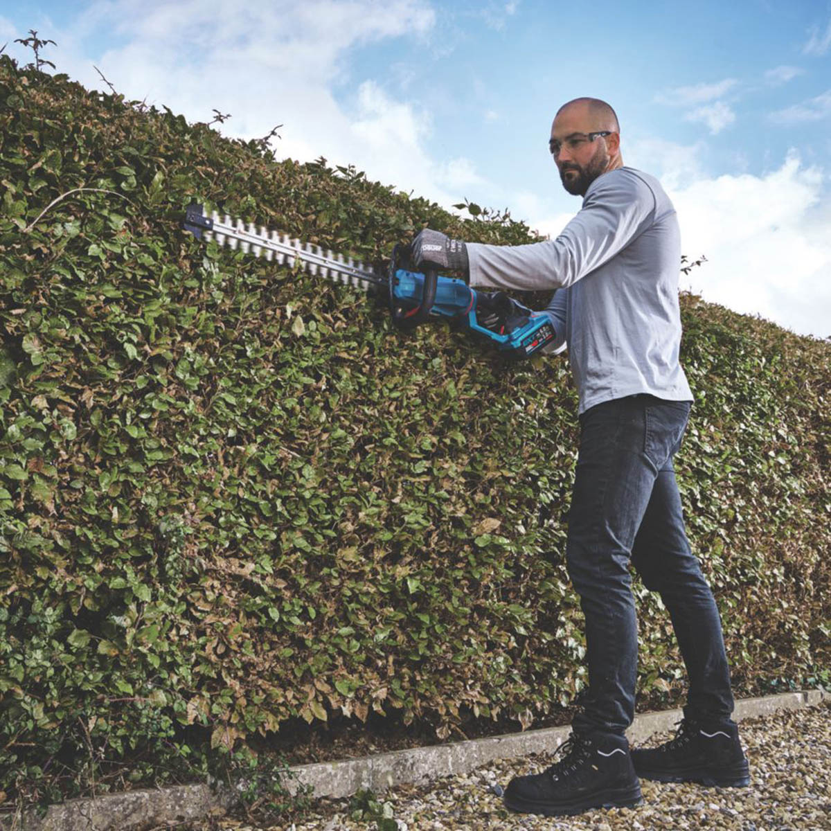 Erbauer Hedge Trimmer Cordless ERI1024GHT 55cm 18/36V 1 x 3.0/6.0Ah Li-Ion EXT - Image 3