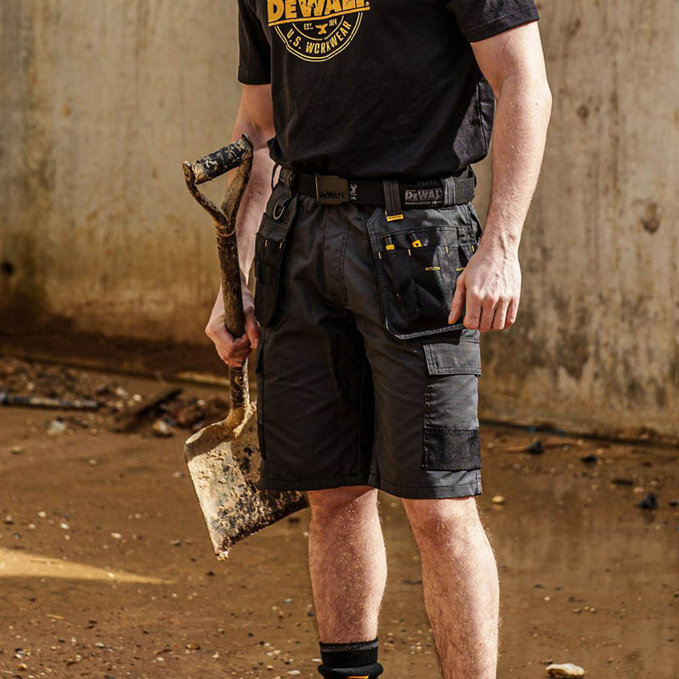 DEWALT Cheverley Stretch Work Shorts Grey 32" W - Image 2