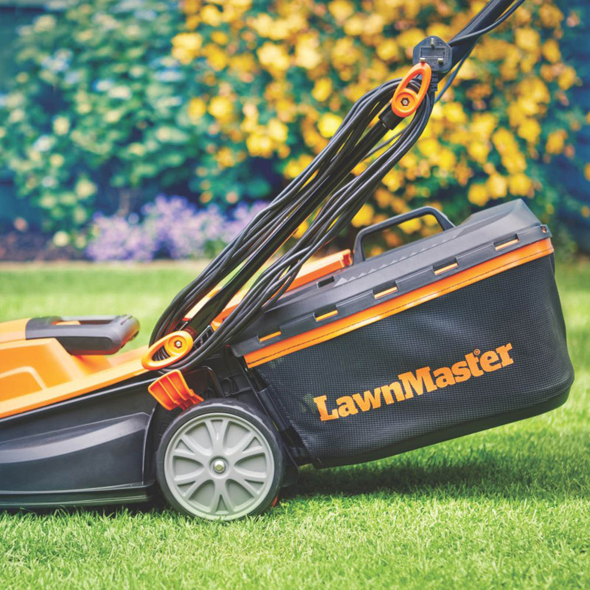 LawnMaster Lawn Mower Electric MEB1434M-01 Rotary Garden Gras 34cm Cutter 1400W - Image 3