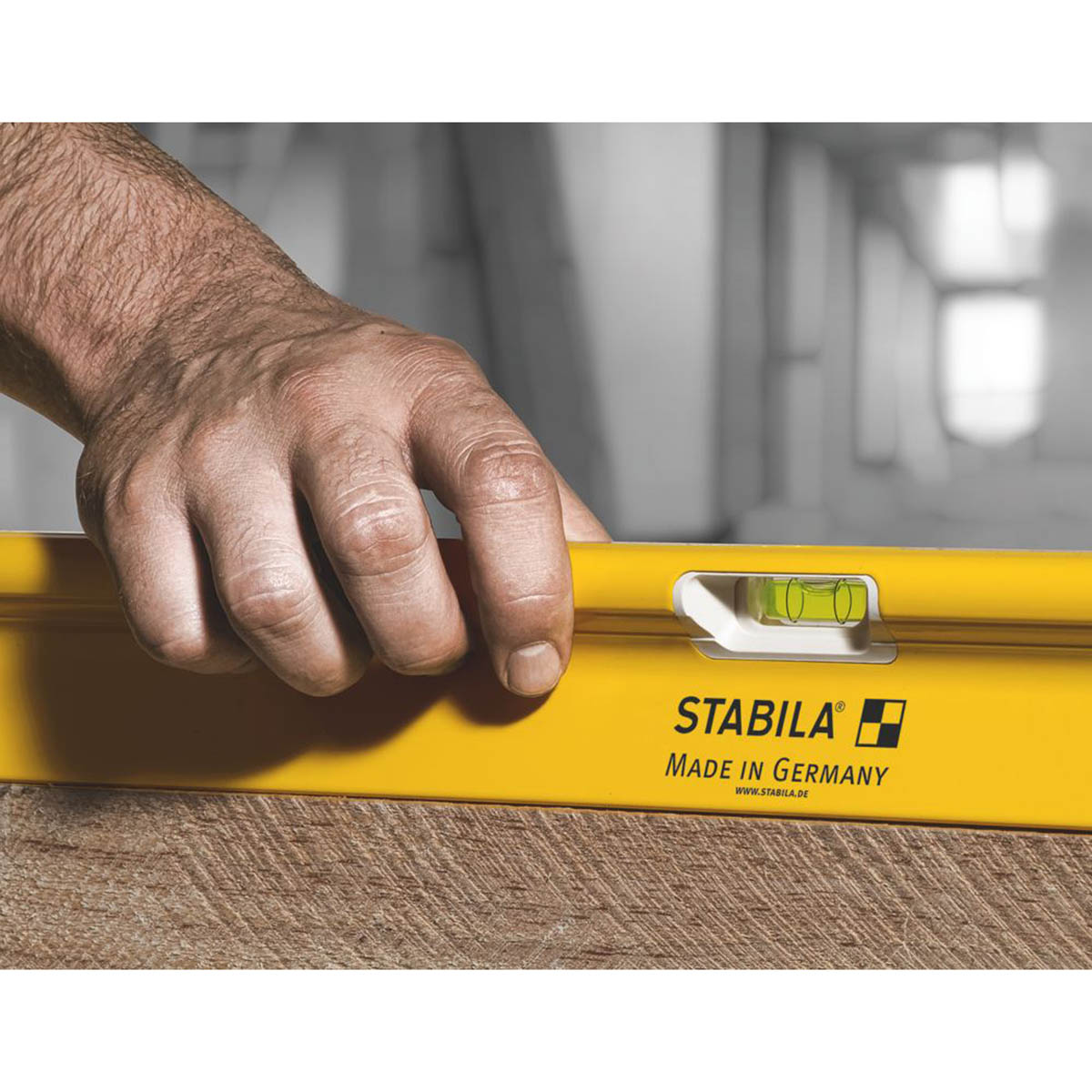 Stabila Spirit Level R-Type Lightweight Extra Wide Surface Accurate 78" (200cm) - Image 3