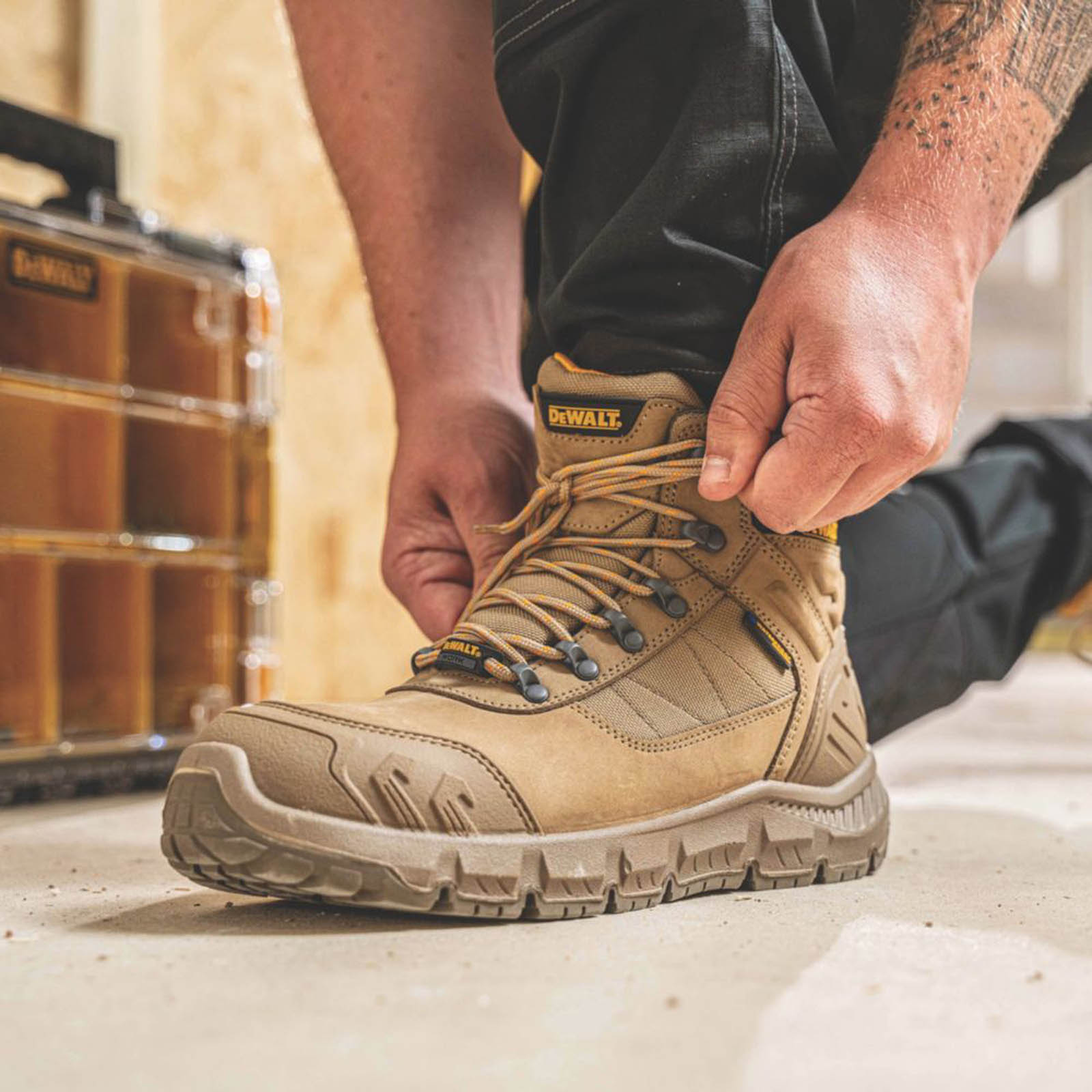 DeWalt Safety Boots Mens Wide Fit Brown Waterproof Work Shoes Steel Toe Size 7 - Image 6