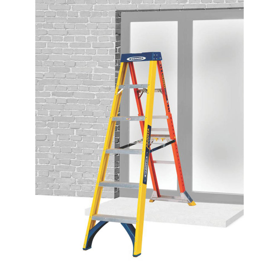 Werner Step Ladder 1.67m Fibreglass Swingback 6 Step Heavy Duty Ergonomic - Image 5