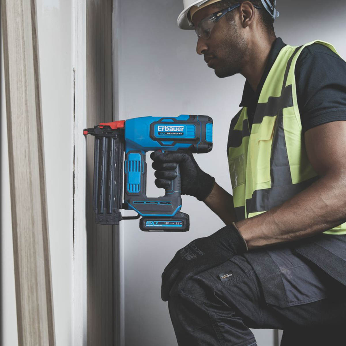 Erbauer Nail Gun Cordless 18V Li-Ion 55mm Second Fix Brushless Nailer Body Only - Image 3