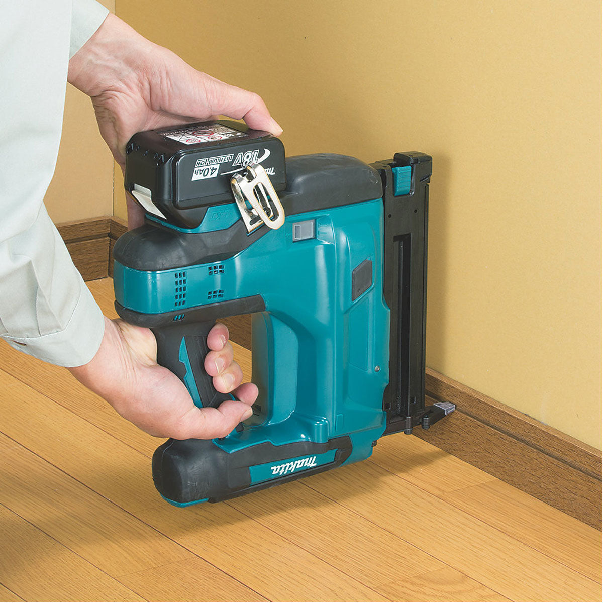 Makita Nail Gun Cordless 18V Li-Ion DBN500ZJ Second Fix Brads Straight Body Only - Image 5