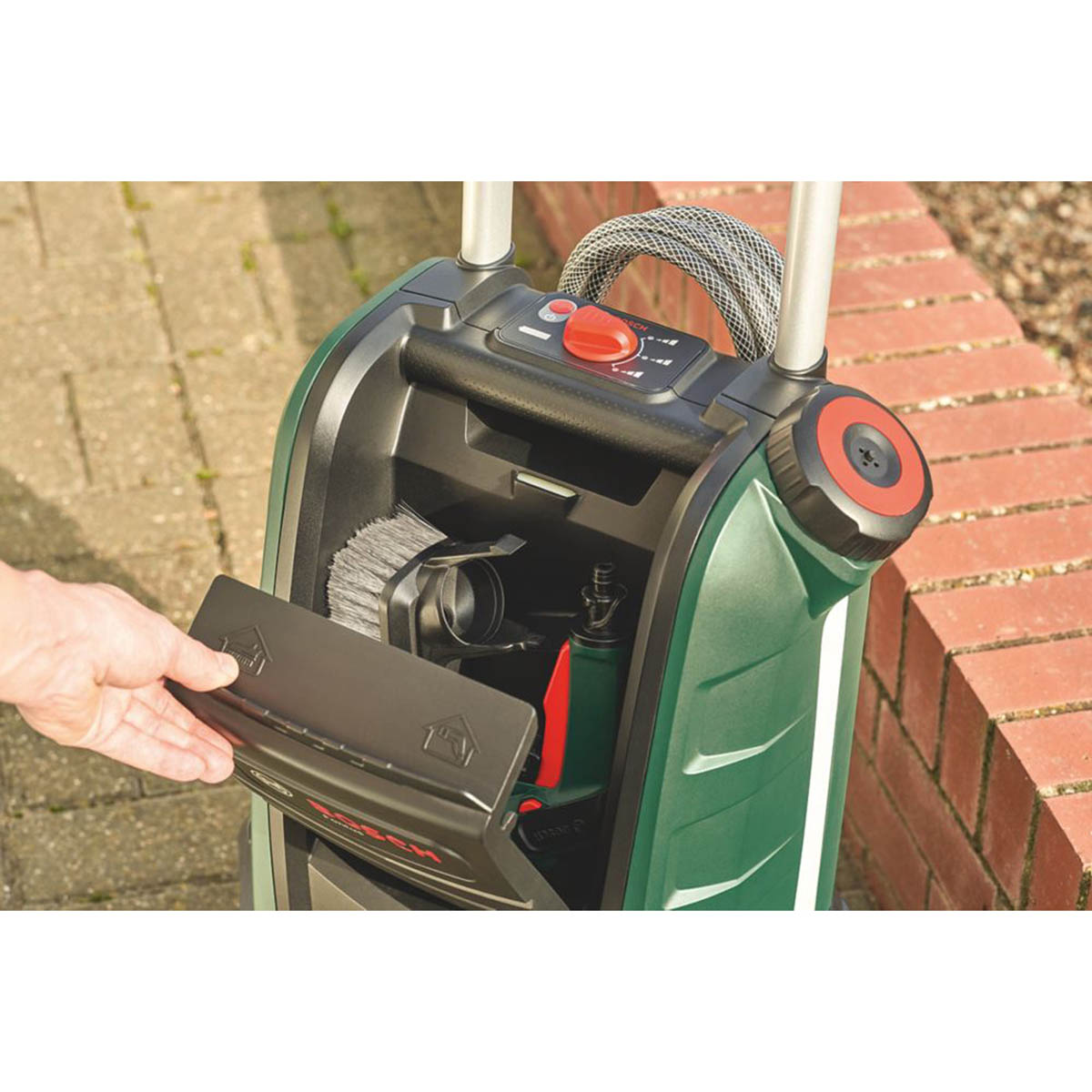 Bosch Pressure Washer Cordless Fontus Handle Gen II 20bar 18V 1 x 2.5Ah Li-Ion - Image 4