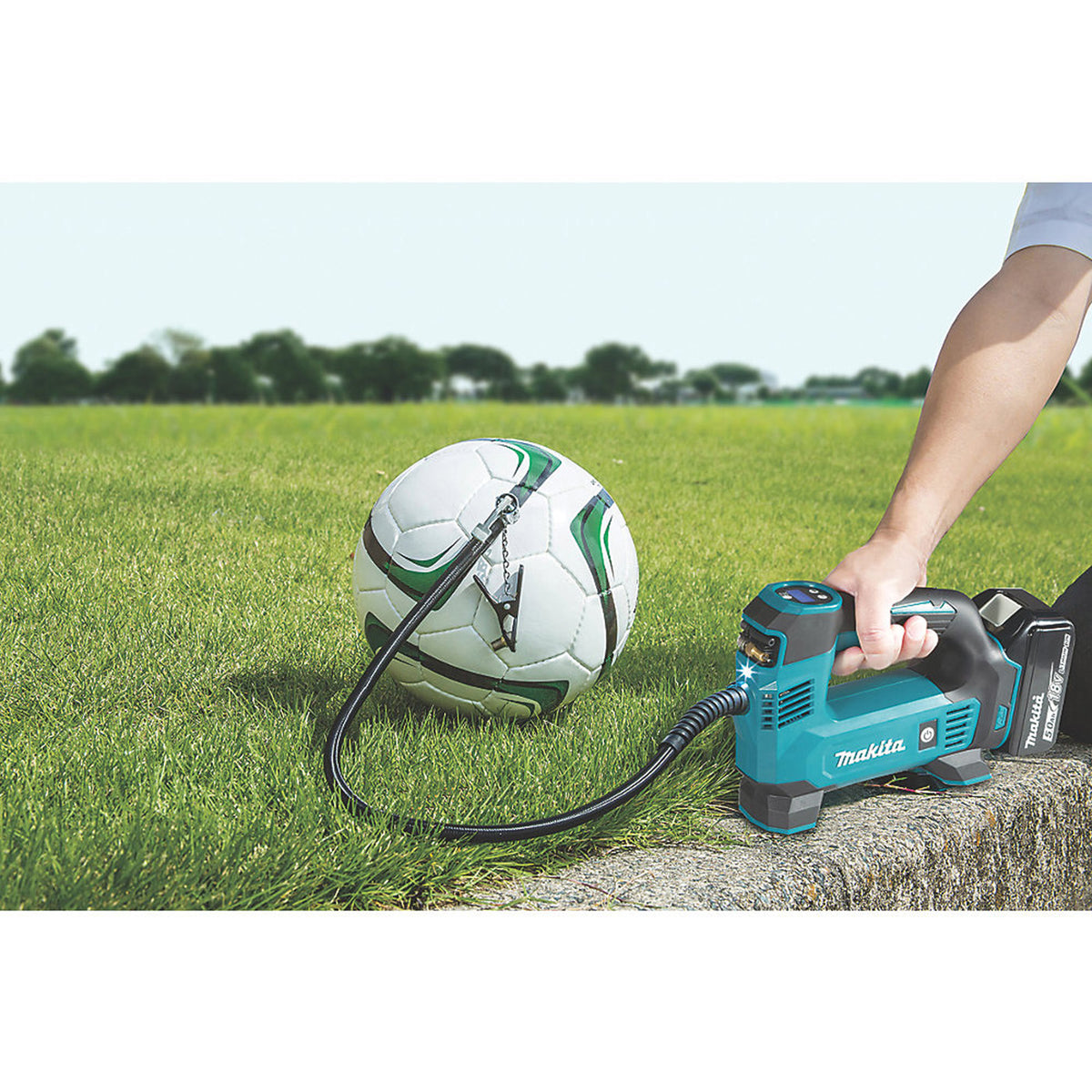 Makita Car Tyre Inflator Cordless 18V Li-Ion DMP180Z Air Compressor Body Only - Image 5