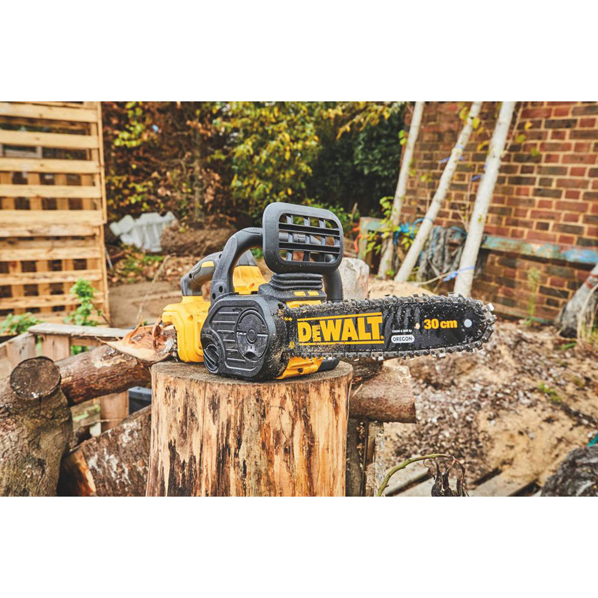 DeWalt Chainsaw Cordless 18V 5.0Ah Li-Ion DCM565P1-GB 30cm Brushless Cutter - Image 6