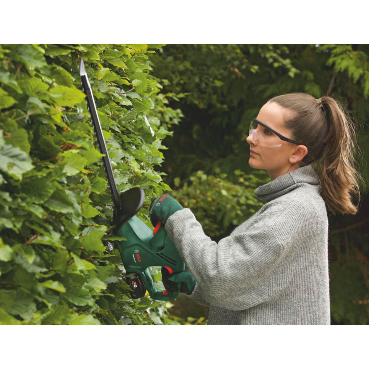 Bosch Hedge Trimmer Cordless 18V Li-Ion EasyHedgeCut 52cm Garden Body Only - Image 2