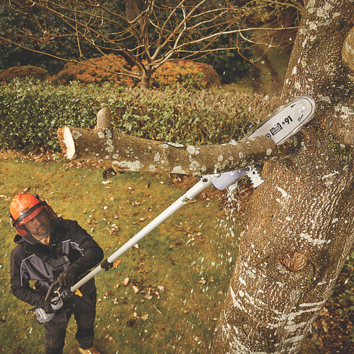Titan Garden Multi Tool Set Grass Hedge Trimmer Pole Saw Cordless 36V Body Only - Image 4